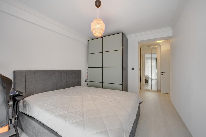 Apartament cu 3 camere decomandat în Titan