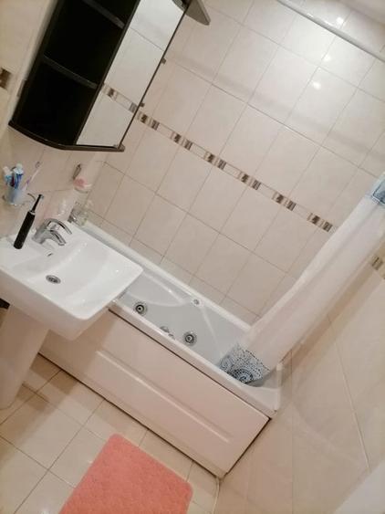 Apartament cu 3 camere decomandat, mobilat în Gară