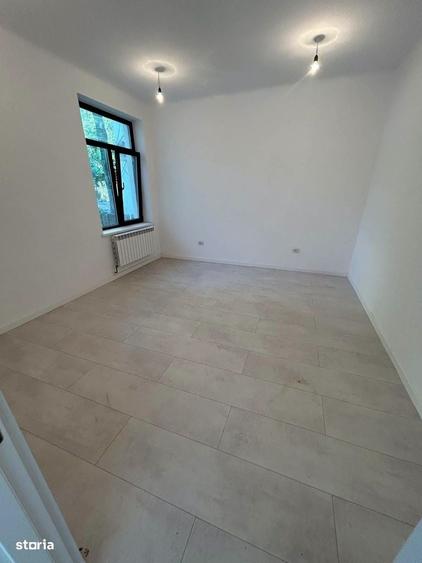 Spațiu comercial, de 55 mp, în Central