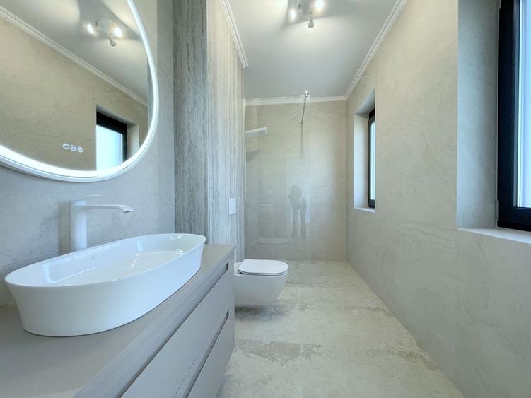 Casă individuală cu 5 camere cu Canalizare în Dumbrăvița