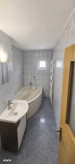 Apartament cu 4 camere, mobilat în Triaj