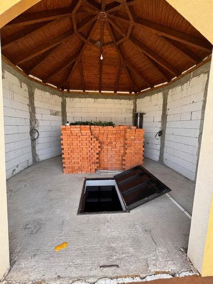 Casă individuală cu 7 camere cu Canalizare în Moșnița Nouă