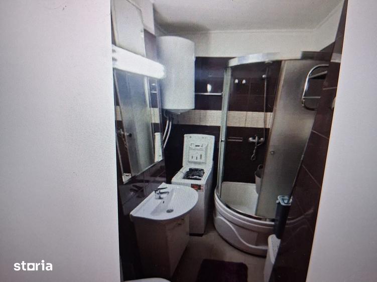 Apartament cu 2 camere decomandat în Tei