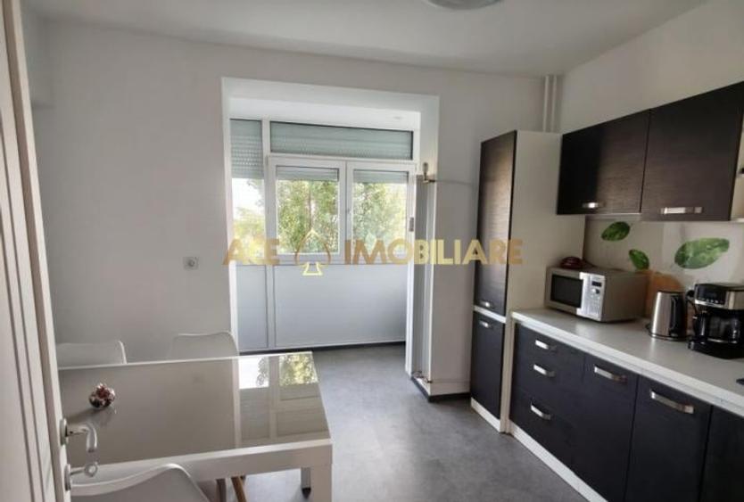 Apartament cu 2 camere semidecomandat, mobilat în Giurgiului