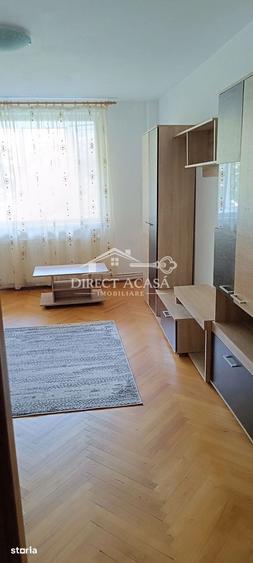 Apartament cu 3 camere decomandat în Cornișa