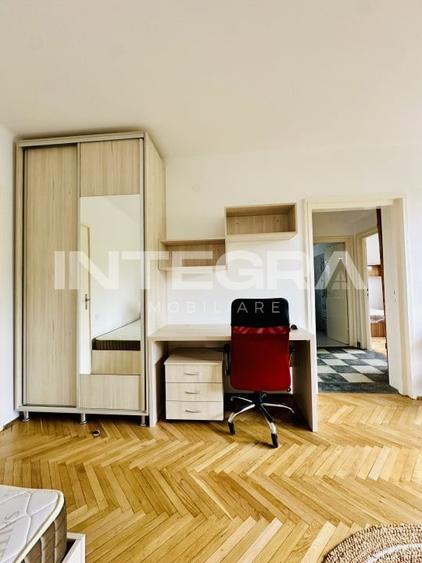 Apartament cu 3 camere decomandat, mobilat în Central