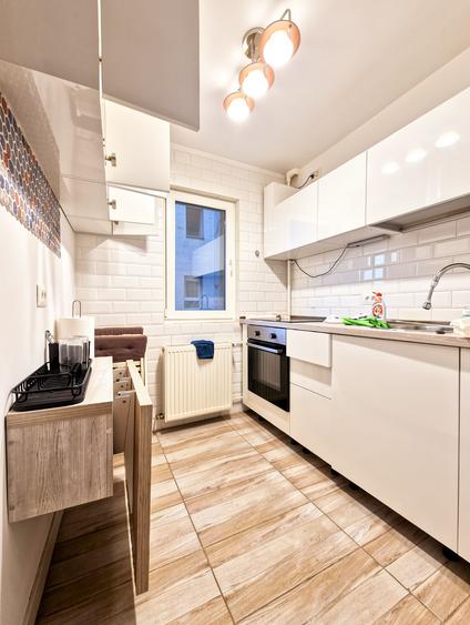Apartament cu 2 camere decomandat în Victoriei
