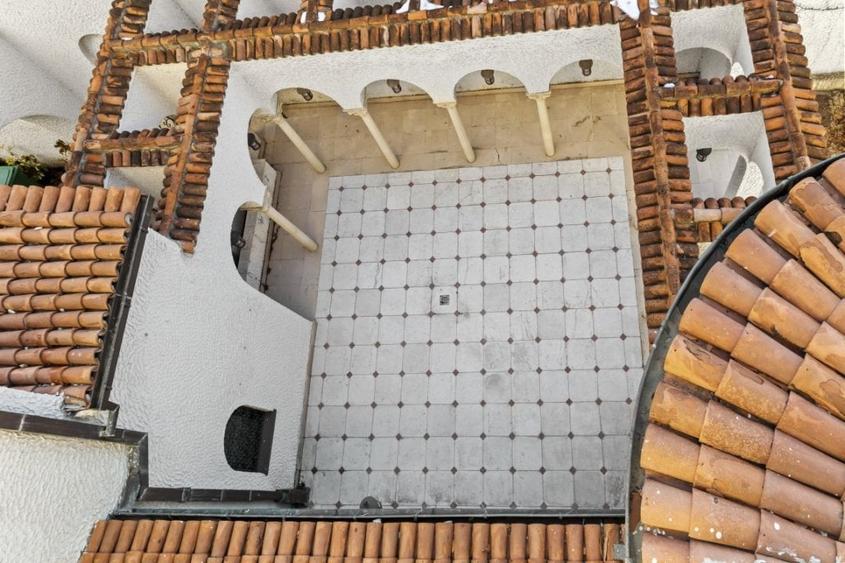Casă individuală cu 29 camere cu Canalizare în Dorobanți