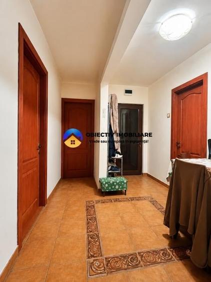 Apartament cu 4 camere decomandat în Precista
