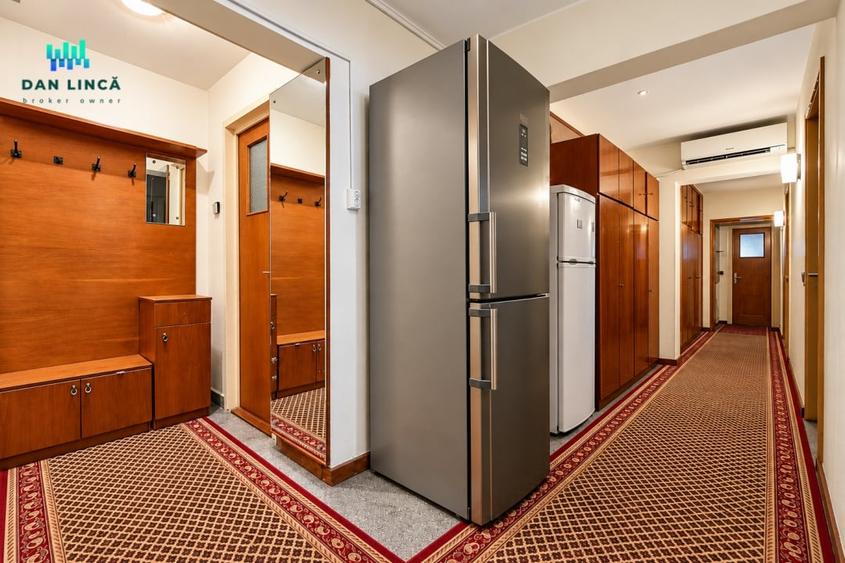 Apartament cu 4 camere decomandat în Central