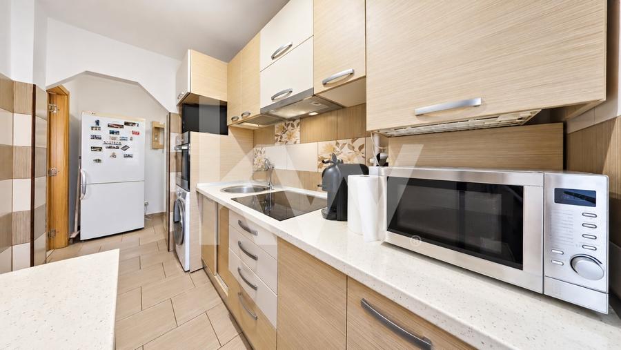 Apartament cu 2 camere semidecomandat, mobilat în Florilor