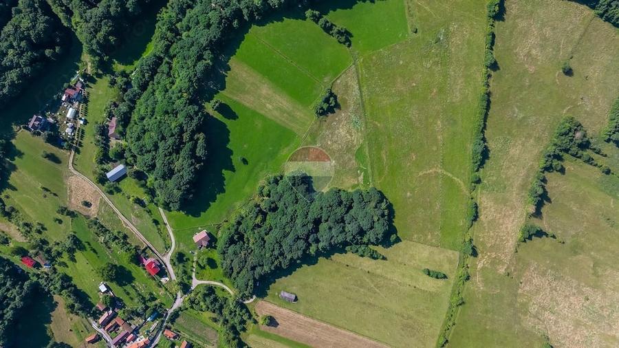 Casă cu Teren 16873 Mp în Mărcuș