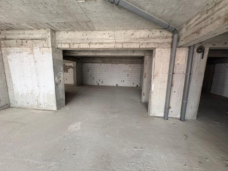 Spațiu comercial, de 240 mp, în Berceni