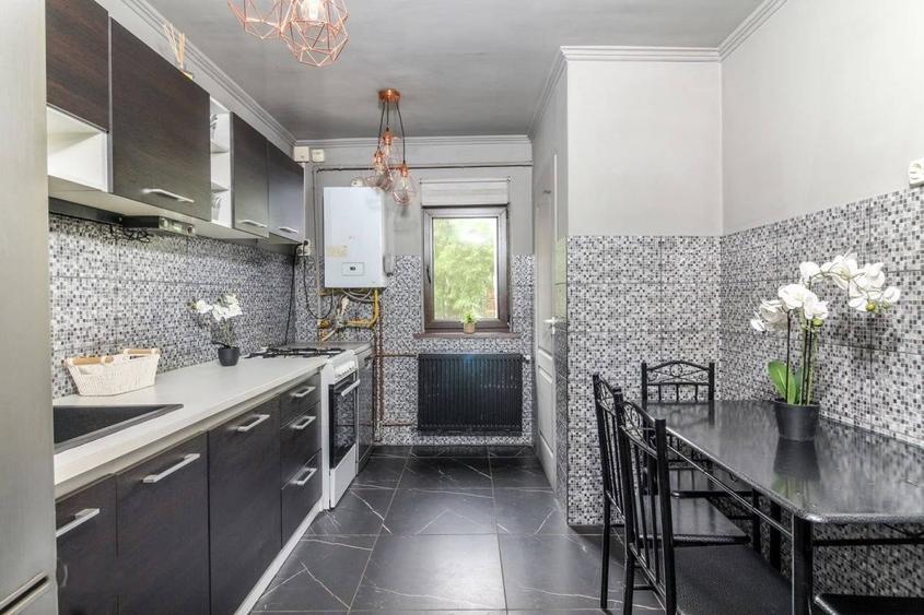 Apartament cu 3 camere decomandate, 65mp, finisat modern, mobilat si utilat, cu 2 bai si garaj - 1