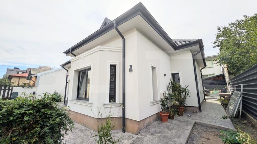 Casă individuală cu 6 camere cu Canalizare în Central