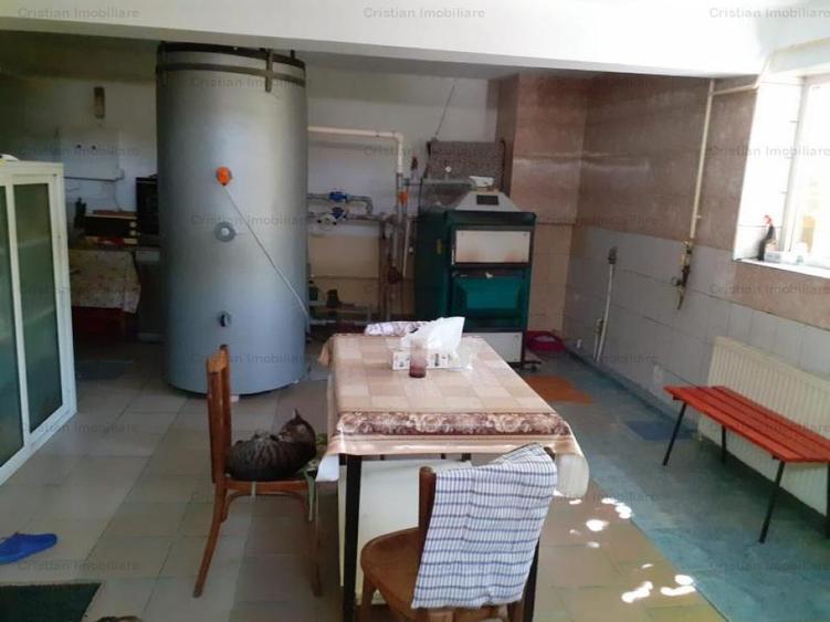 Casă cu 6 camere cu Canalizare în Lacu Sărat