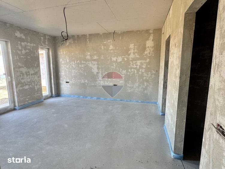 Casă cu 4 camere cu Teren 800 Mp în Nojorid