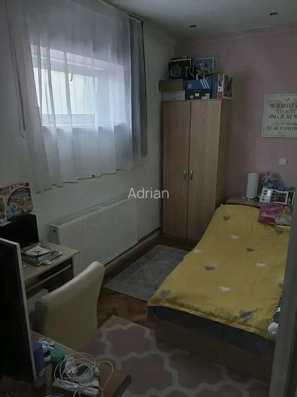Apartament 4 camere Elisabetin curte comuna