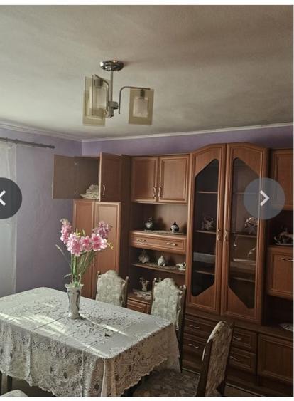 Casă individuală cu 10 camere cu Canalizare în Izbuc