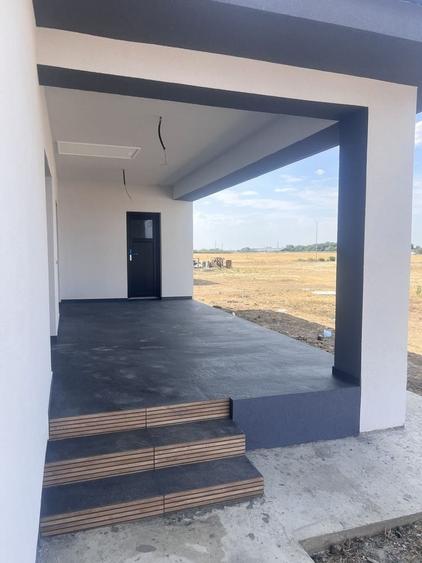 Casă cu 4 camere în Sântandrei