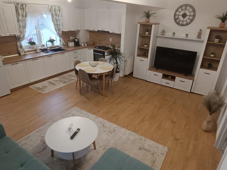 Apartament cu 2 camere semidecomandat în Sânpetru