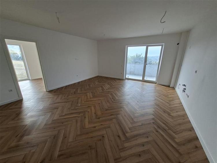 Apartament cu 2 camere semidecomandat în Iris