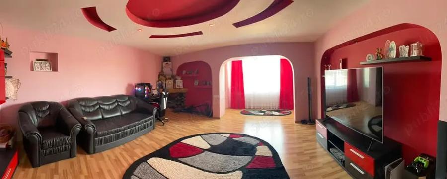 Apartament cu 3 camere decomandat în 1 Mai