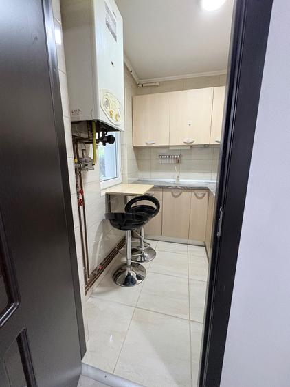 Apartament cu 2 camere semidecomandat în Dâmbu Pietros