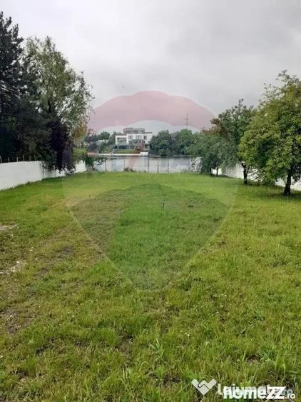 Casă cu 8 camere cu Teren 1200 Mp în Mogoșoaia