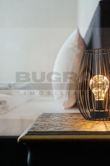 Apartament cu 3 camere semidecomandat, mobilat în Central
