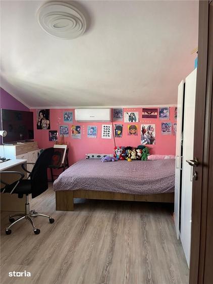 Casă cu 5 camere cu Teren 233 Mp în Central