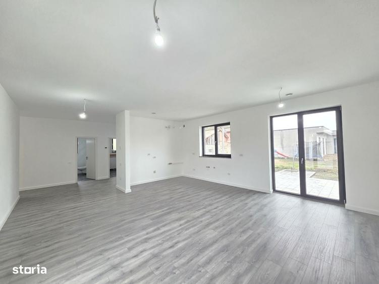 Casă cu 4 camere decomandat cu Teren 600 Mp în Hălchiu