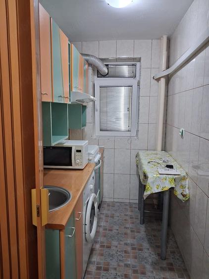 Apartament cu 2 camere decomandat în Berceni