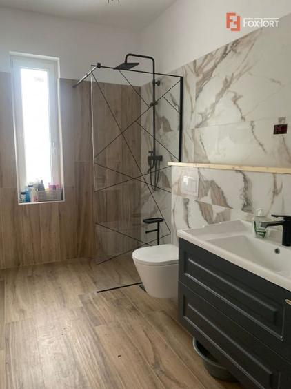 Casă individuală cu 5 camere cu Canalizare în Pișchia