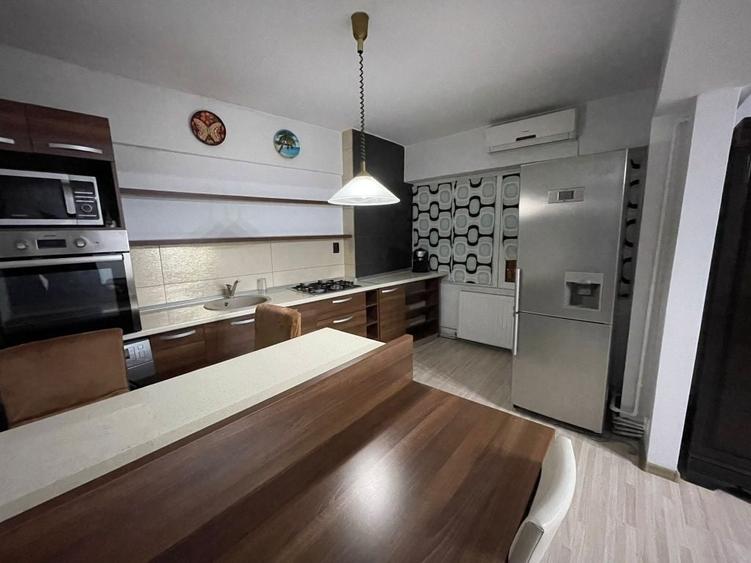 Apartament cu 3 camere decomandat în Ultracentral