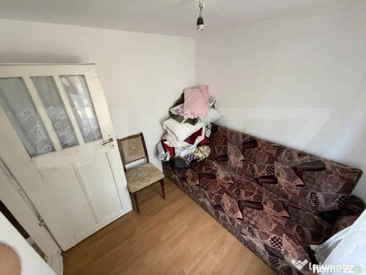 Casă cu 4 camere cu Teren 6000 Mp în Central