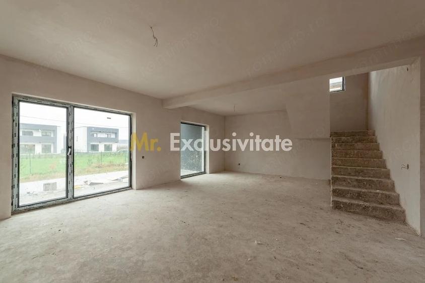 Casă cu 4 camere cu Teren 470 Mp în Micești