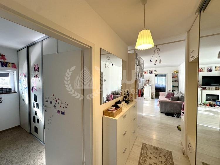 Apartament cu 3 camere semidecomandat, mobilat în Europa