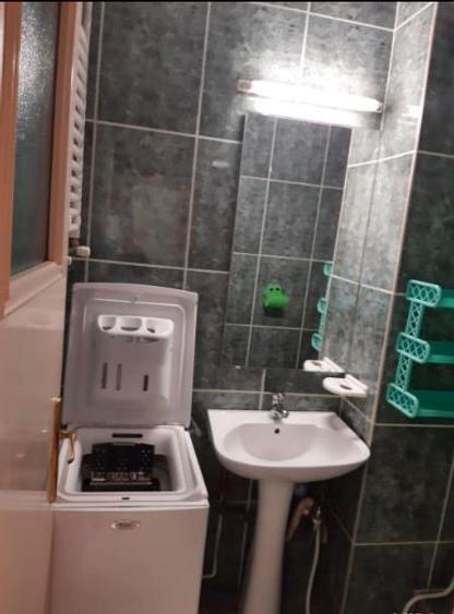 Apartament cu 4 camere decomandat în Circumvalațiunii