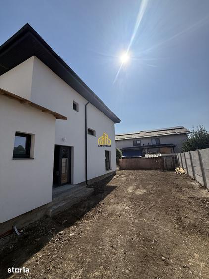 Casă cu 4 camere cu Teren 354.7 Mp în Central