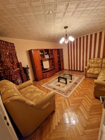 Casă individuală cu 5 camere cu Canalizare în Central