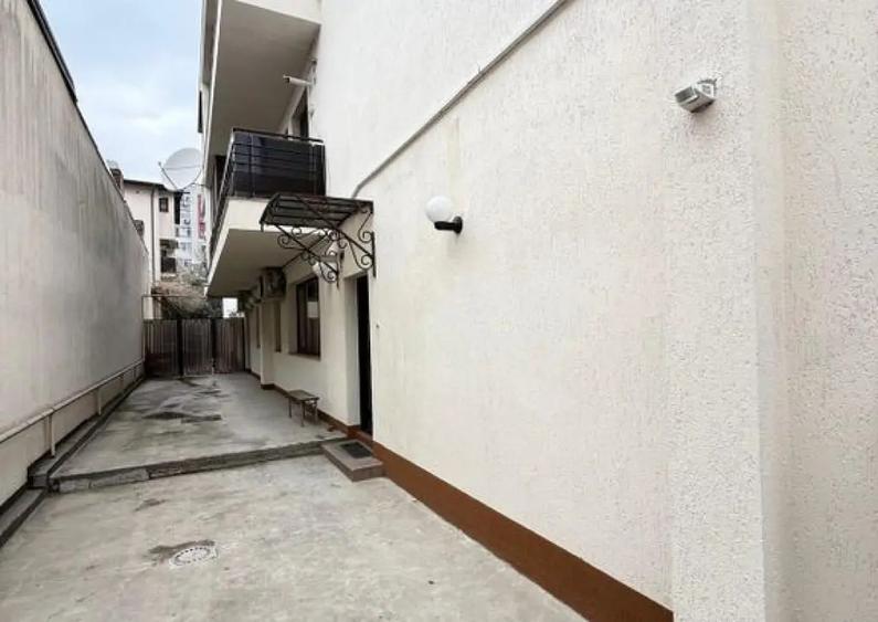 Apartament cu 2 camere semidecomandat în 1 Mai