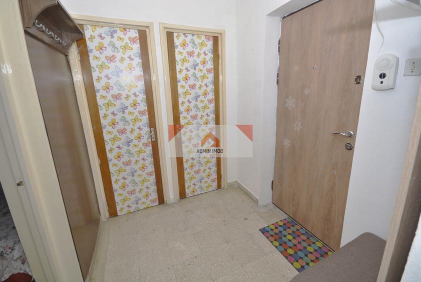 3 cam, Et 1/10, Metrou Favorit,  ANVELOPAT, bloc de tip E, Circular - 12