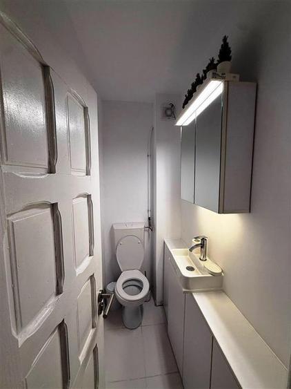 Apartament cu 3 camere semidecomandat, mobilat în Malu Roșu