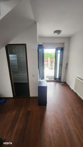 Casă cu 4 camere cu Teren 300 Mp în Dâmbul Rotund