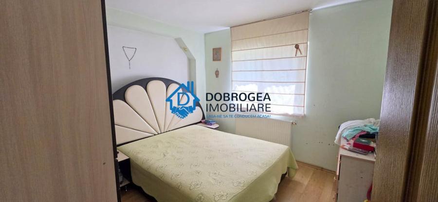 Apartament cu 3 camere decomandat în E3