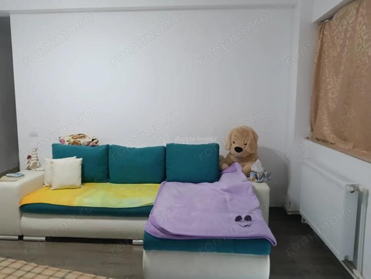 Apartament cu 2 camere decomandat în Lazu