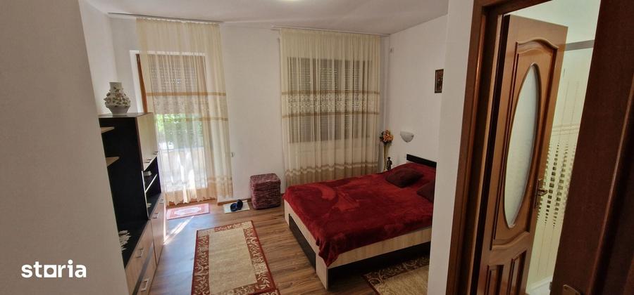 Casă cu 5 camere cu Teren 338 Mp în Sud