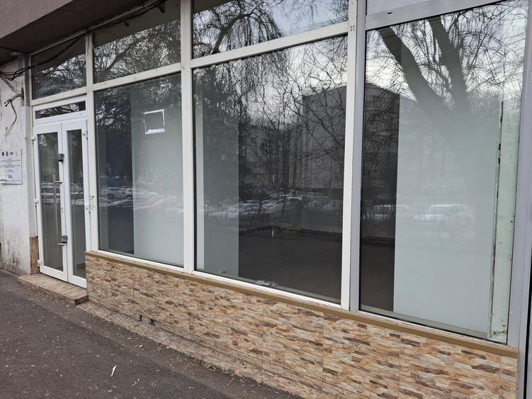 Spațiu comercial, de 72 mp, în Valea Ialomiței