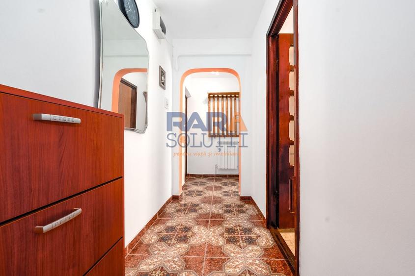 Apartament cu 3 camere semidecomandat, mobilat în Nord